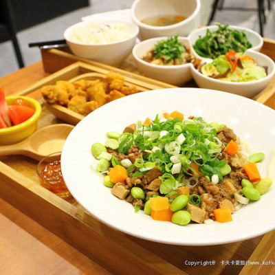 【宜蘭羅東】哈福Hot food cafe&meals｜在地食材早午餐下午茶午晚餐選用葛瑪蘭黑豚包場聚會