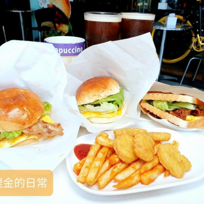 台中美食 │ 倆手 Two Hands Brunch 南屯平價早午餐 別再只選連鎖早餐店啦！義大利麵、燉飯也吃的到哦