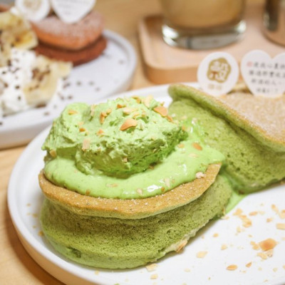 【台北甜點】KOKU café 榖珈琲 山苦瓜舒芙蕾鬆餅結合桂花蜜，甘甜清爽不苦！