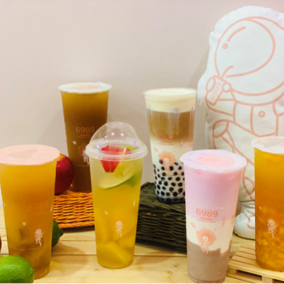 【桃園飲品￭龜山區】6989恆星系飲品 x 冷壓慢磨新鮮蘋果，清新爽口讚不絕口、現榨果汁來一杯，沁涼舒爽再一杯║ 林口長庚飲料推薦、林口長庚必喝、桃園飲料、療癒飲品