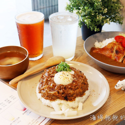 台北咖哩飯推薦『小仺館 Cafe & Rice』公館師大美食，半熟蛋乾咖哩，菜單價位，外送(捷運台電大樓站)