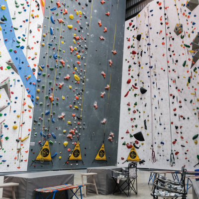 台中攀岩 Dapro indoor climbing 室內攀岩場｜台灣設備最齊全的攀岩場，完美場地、專業教練，新手來也可以快快上手！