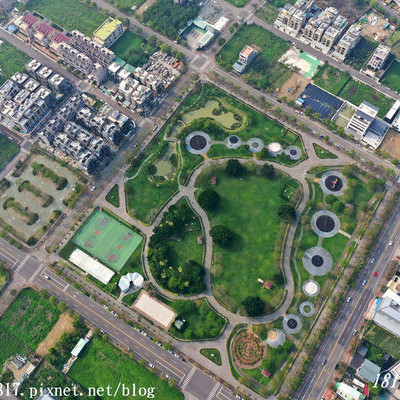 【台中。北屯】空拍視野。廍子公園。巨人的大腳ㄚ。綠叢迷宮。台中最美公園