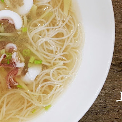 Food｜台南中西區｜上豐富海產粥－有飽滿蟹黃旭蟹、生食級干貝、超大鮮蚵的浮誇系海產粥
