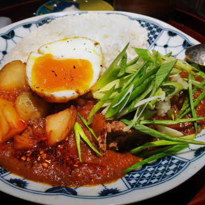 台北大安區美食│通庵熟成咖哩-限量果香味超濃郁咖哩，搭配花椒辣醬整個超猛！近捷運信義安和站