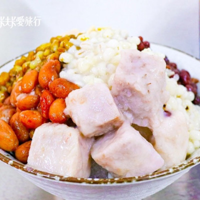 宜蘭豆花-優の豆花｜古早味高CP值市場懷舊冰店！仙草豆花紅豆綠豆湯杏仁茶