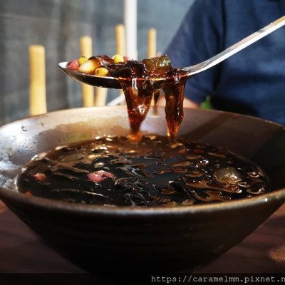 【苗栗頭份】珊瑚豆花 白嫩豆花 超估溜仙草絲 親民價格 料多實在 頭份美食 頭份甜點 頭份豆花 珊瑚豆花菜單 信東路