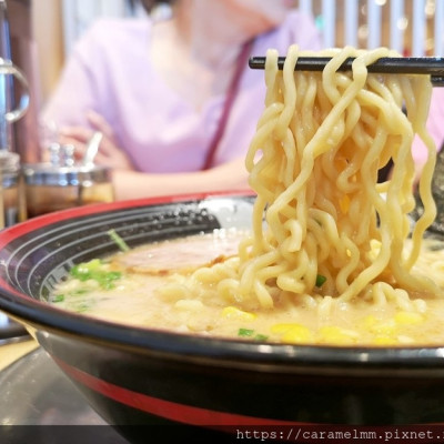 【台中梧棲】屯京拉麵 台中三井店 來自東京池袋的人氣豚骨拉麵 嚼勁十足捲心麵條 濃郁湯頭齒頰留香 台中三井outlet